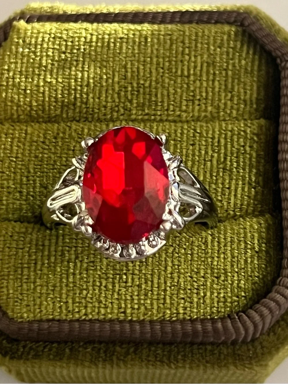 Elegant/Classic Titanium Steel Silver Faux Garnet Gemstone Ring Size 9 NWT